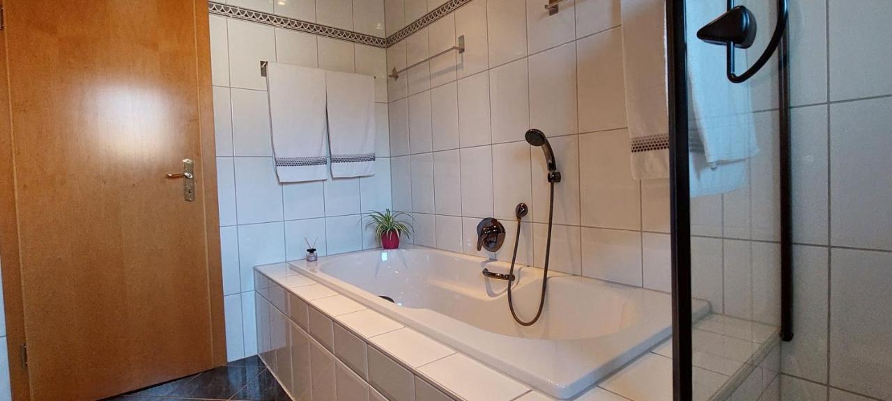 Ferienwohnung Odenwaldblick Momlingen Exteriör bild
